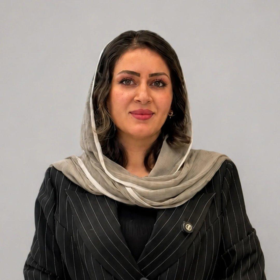 خانم پیروی